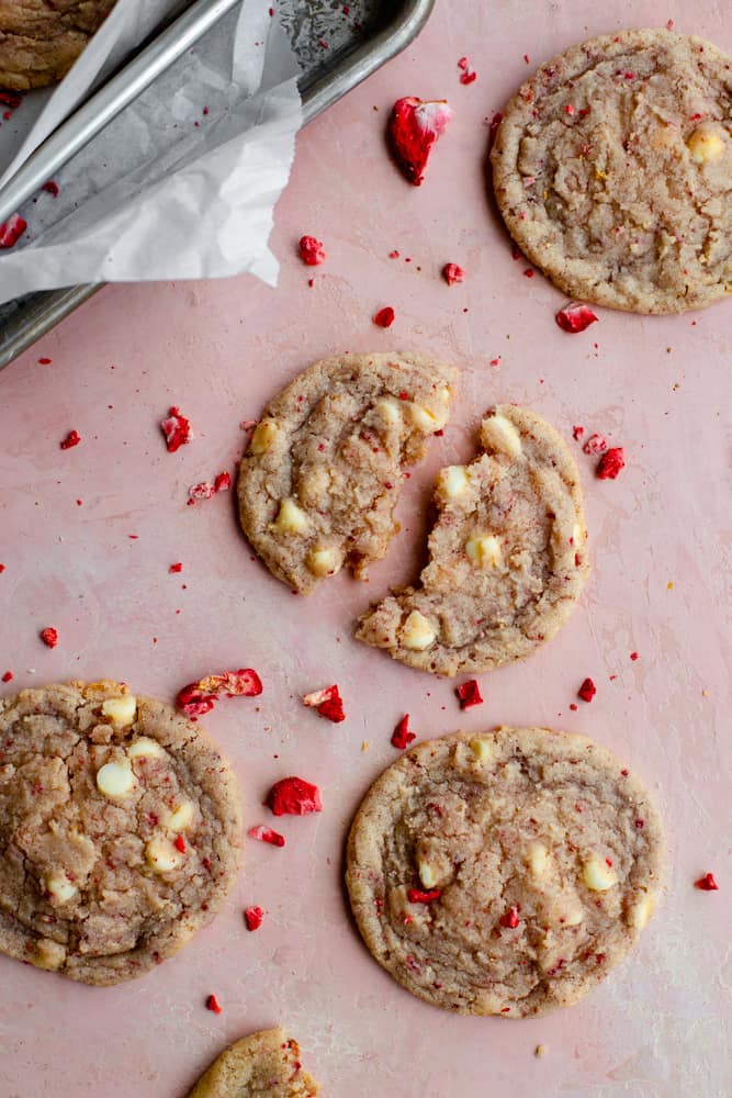 Cookies with freeze-dried strawberries and white chocolate.