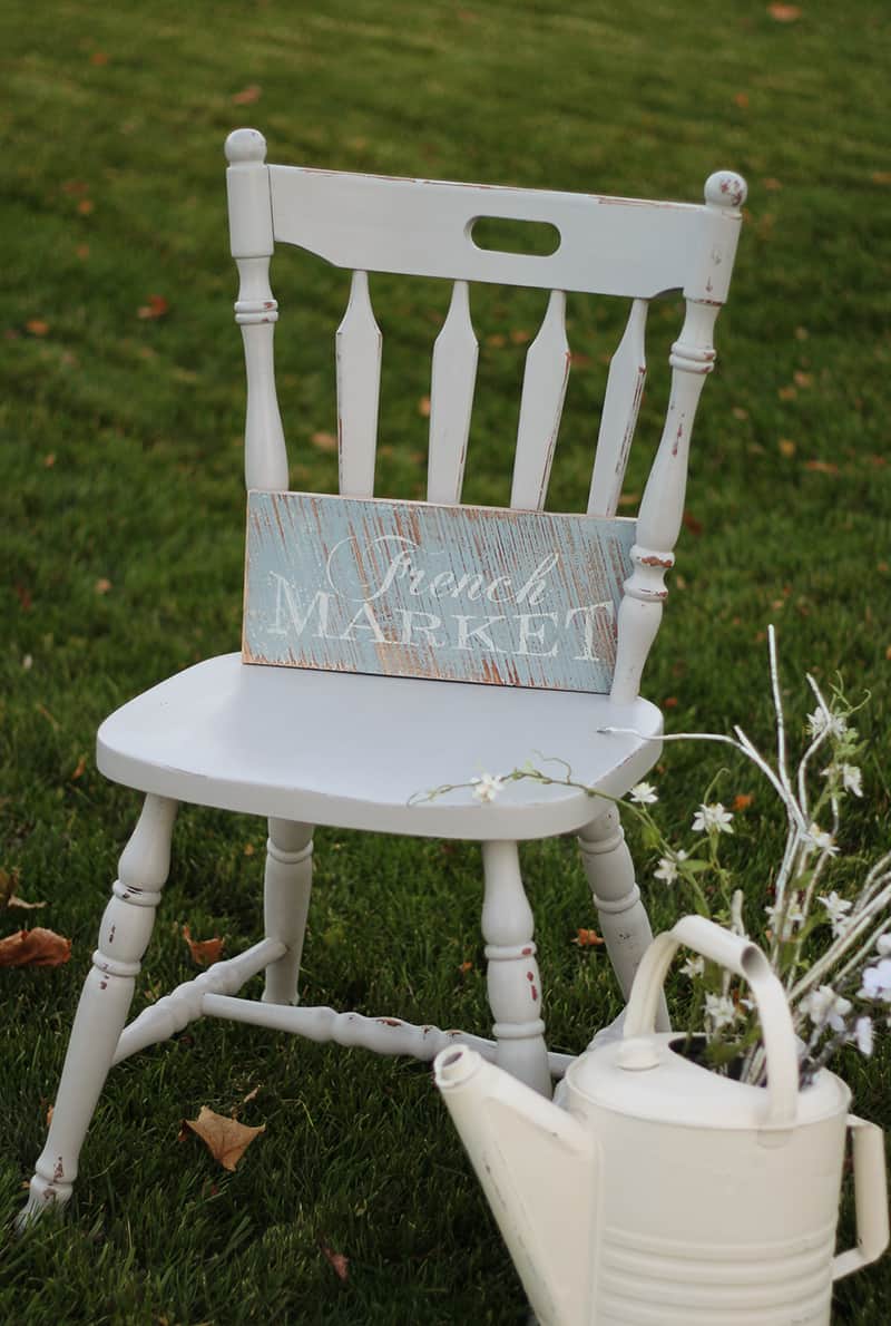 If you love the farmhouse look and want to add charm to your home without busting the budget, try this simple update. I recently updated this $5 thrift store chair with the help of some chalk paint and a bit of spare time.