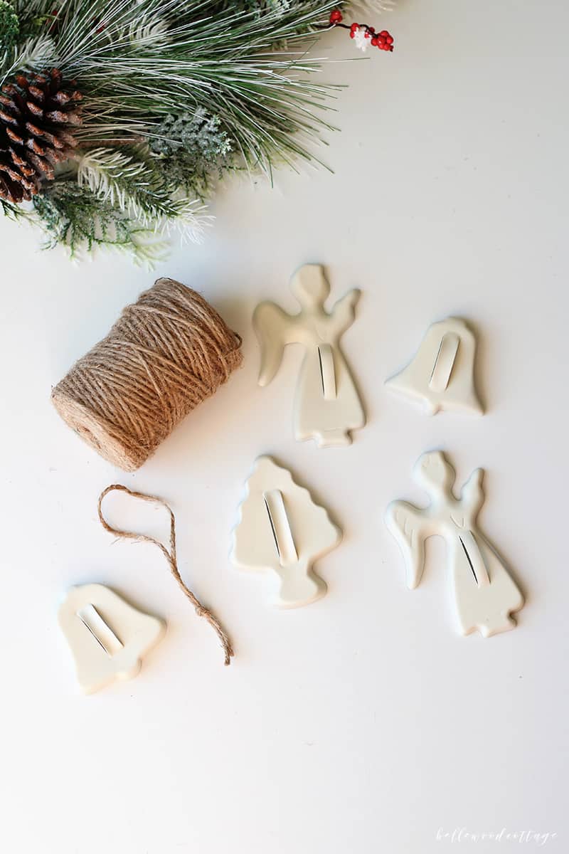 If you love DIY Christmas ornaments as much as I do, then you'll love this quick DIY that uses vintage cookie cutters and spray paint to create pretty farmhouse style Christmas ornaments. A tutorial from Bellewood Cottage.