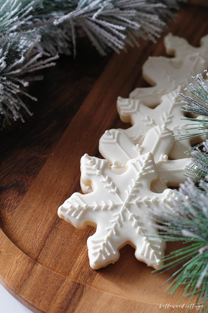 Much like a gingerbread house, sugar cookies decorated with royal icing can become a festive part of your Christmas decor. From Bellewood Cottage.