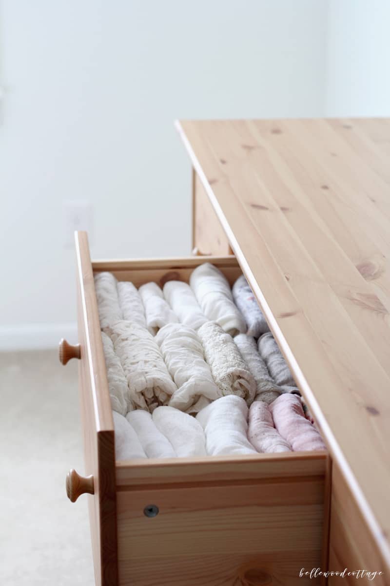 Join me for an honest review of the KonMari method and Marie Kondo's book, The Life-Changing Magic of Tidying Up. Is tidying up really life-changing? I'll share my thoughts on what worked for me (and what didn't!) and tackle some of the controversial aspects of the method. BellewoodCottage.com