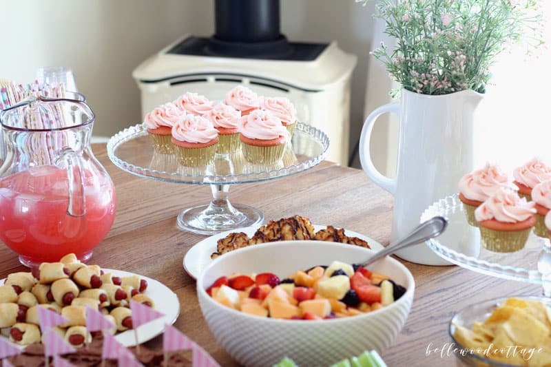 Hosting a baby shower for a friend is always fun, but it can be overwhelming too! Today on the blog I'm sharing 15 of my top tips for how to host a stress free baby shower. Yep, it's totally doable! Check it out at BellewoodCottage.com.