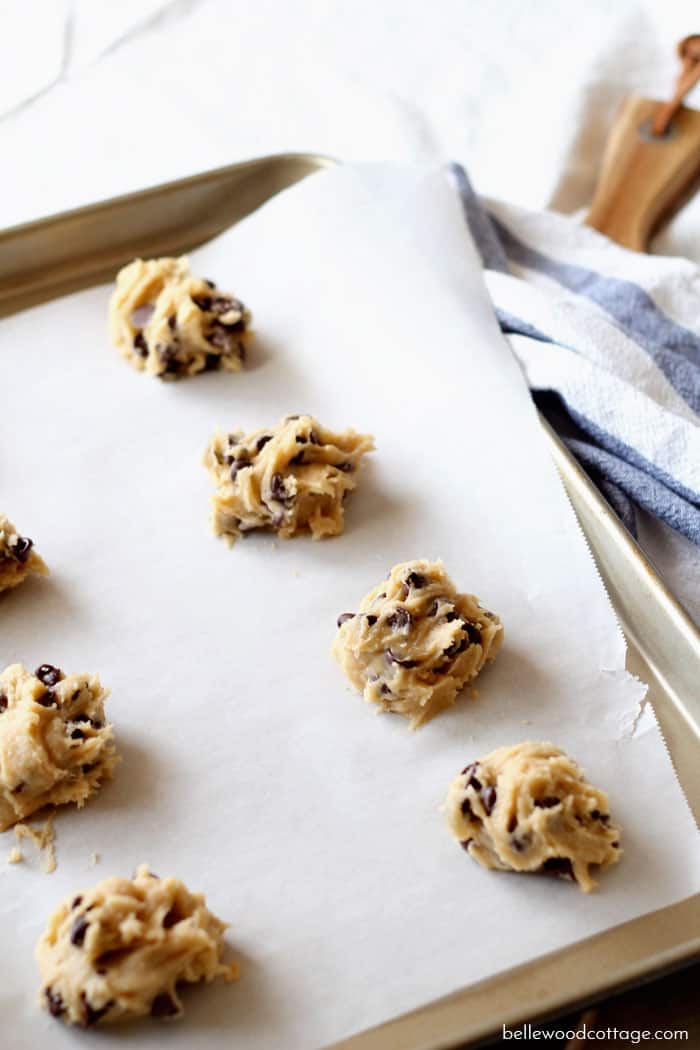 Wanna bake chewy cookies that stay chewy? Yeah, me too. That's why I'm sharing my quick & easy recipe for the best jumbo chewy chocolate chip cookies. 