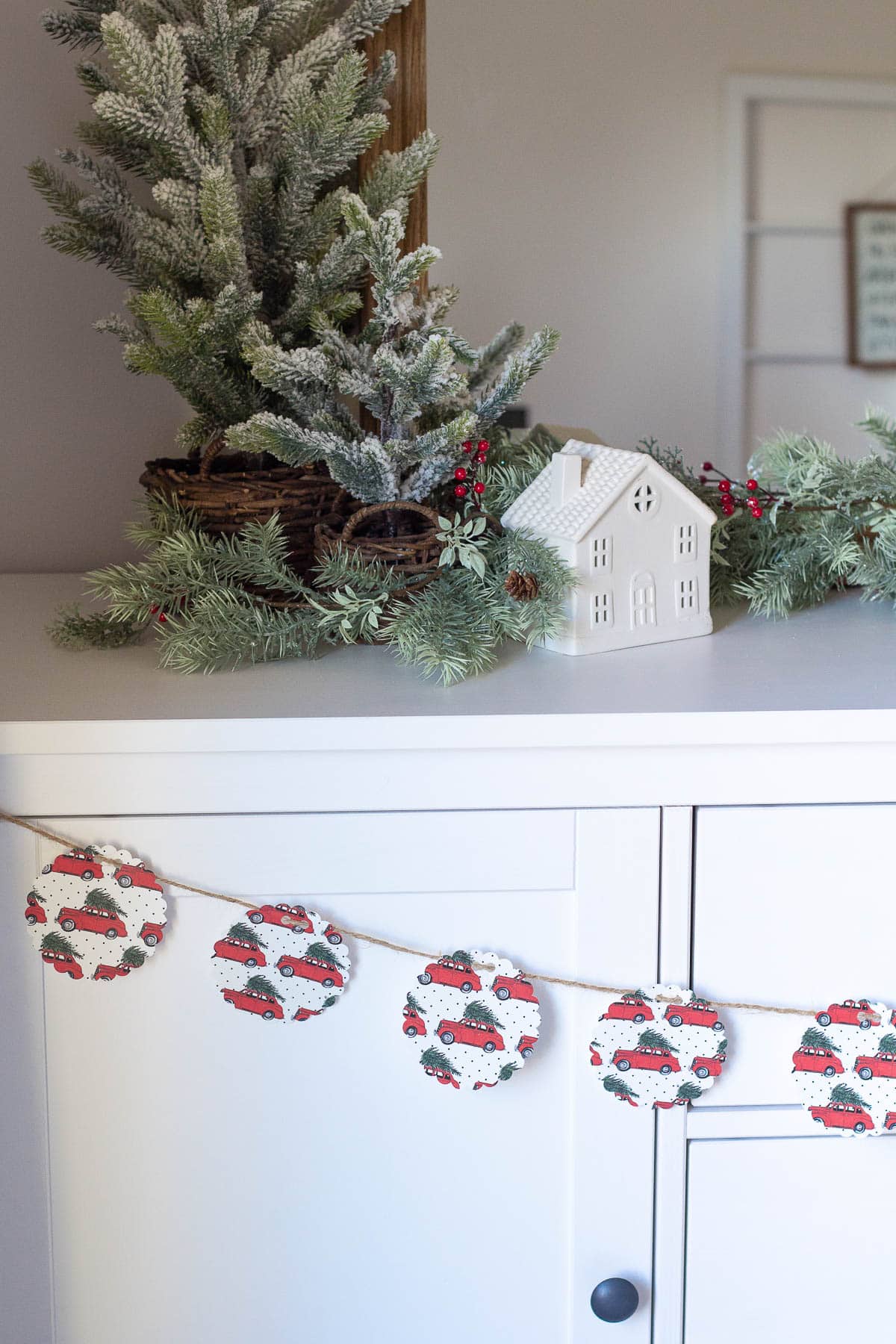 How to Make a DIY Christmas Garland with Scrapbook Paper
