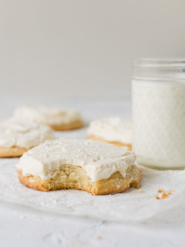 Crumbl’s Vanilla Sugar Cookies