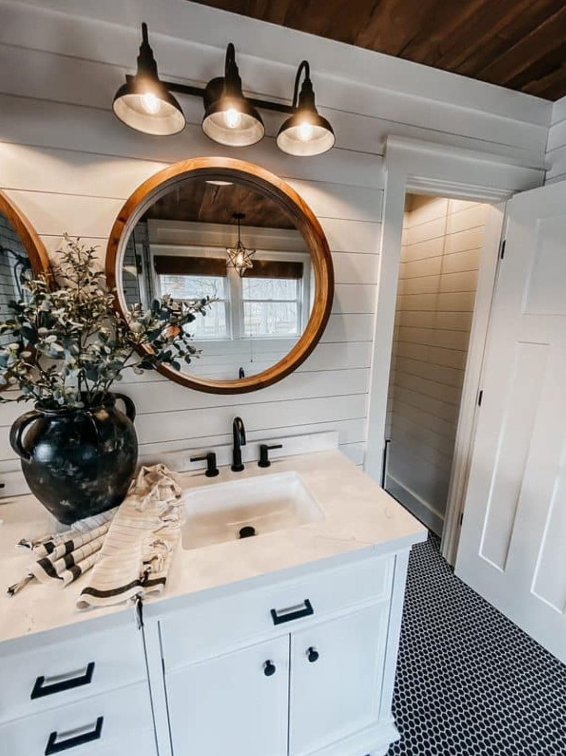 8 Shiplap Bathroom Wall Ideas & Designs